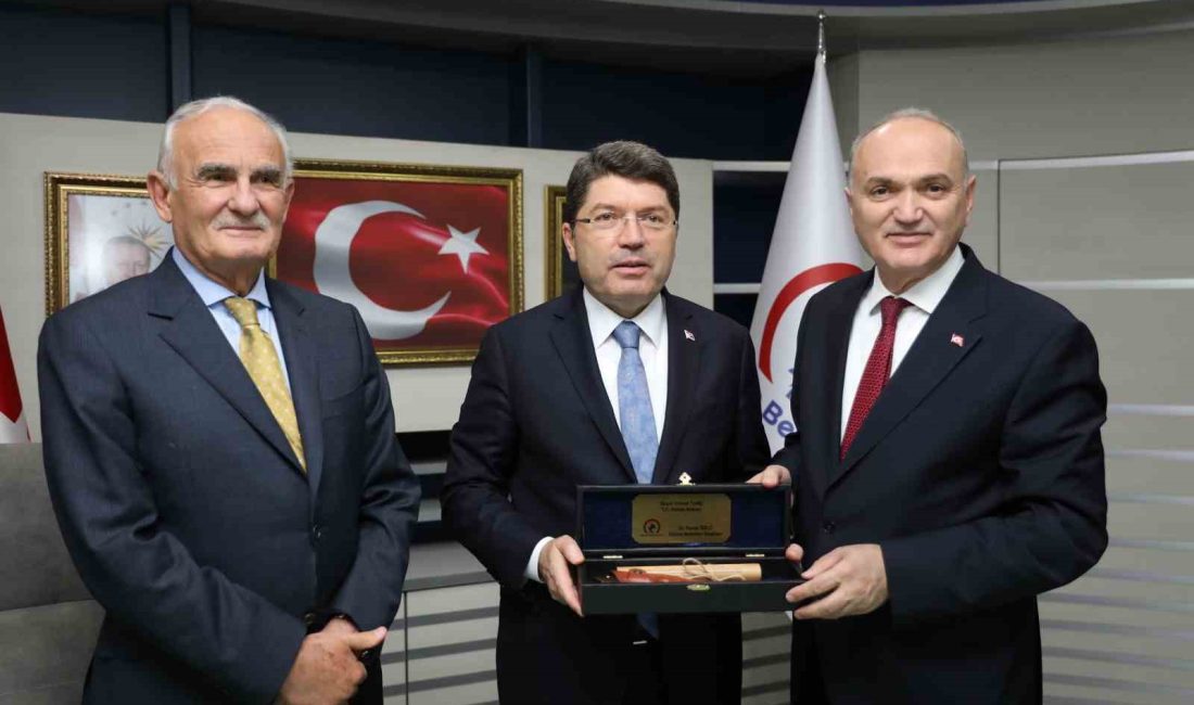 DÜZCE BELEDİYE BAŞKANI DR. FARUK ÖZLÜ, ÇEŞİTLİ TEMASLARDA BULUNMAK İÇİN