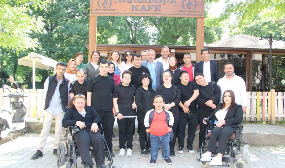 İZMET-İŞ SENDİKASI’NA BAĞLI ÖZEL BİREYLER KUSURSUZ KAFE’DE DÜZENLENEN KAHVALTIDA BİR