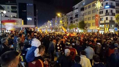BOZÜYÜK’TE GALATASARAY’IN ŞAMPİYONLUĞU COŞKUYLA KUTLANDI