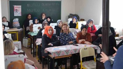 DÜZCE BELEDİYESİ BÜNYESİNDE SÜRDÜRÜLEN ‘EVLİLİK OKULU’ MAHALLE BAZLI EĞİTİMLERE BAŞLADI.