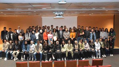 DÜZCE ÜNİVERSİTESİ KARİYER GELİŞTİRME VE MEZUN İZLEME UYGULAMA ARAŞTIRMA MERKEZİ