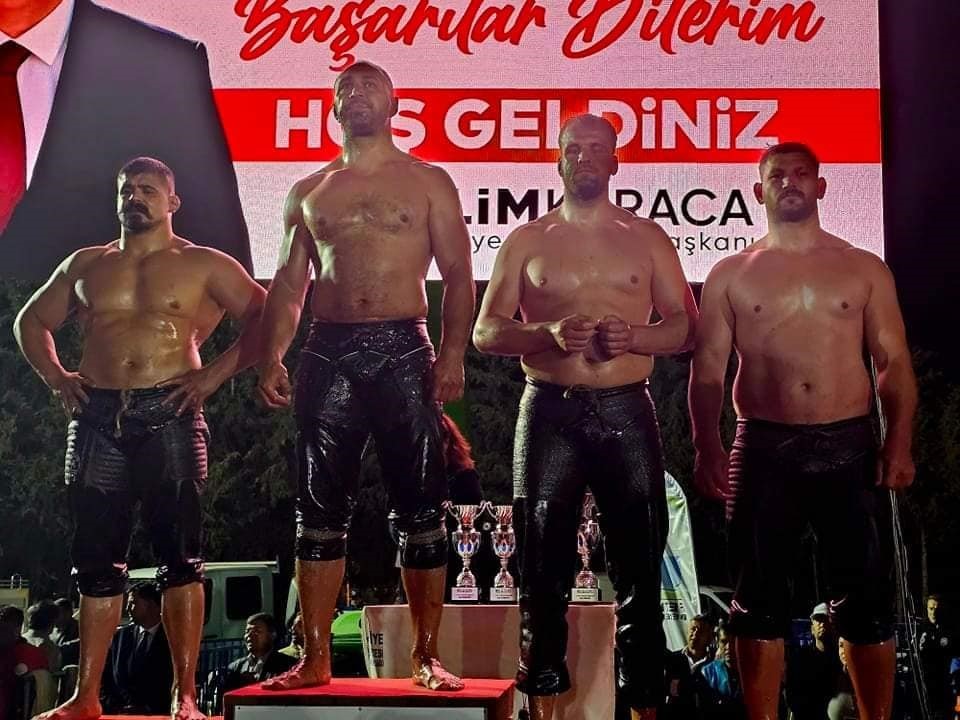 Gölcüklü pehlivanların Fethiye başarısı