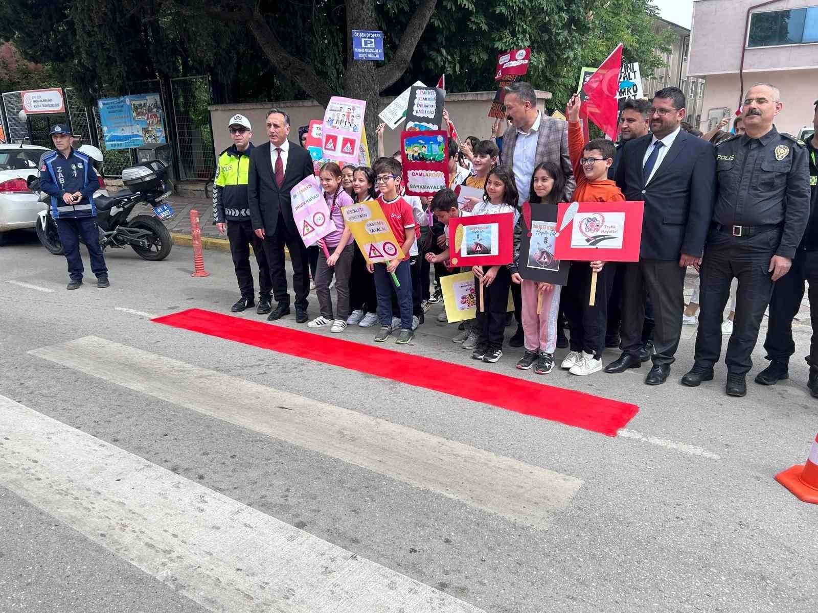 Gölcük’te trafik haftası duyarlılığı