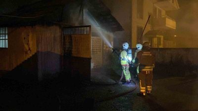 DÜZCE’DE HALI YIKAMA İŞ YERİNDE ÇIKAN YANGIN İTFAİYE EKİPLERİNCE SÖNDÜRÜLDÜ.