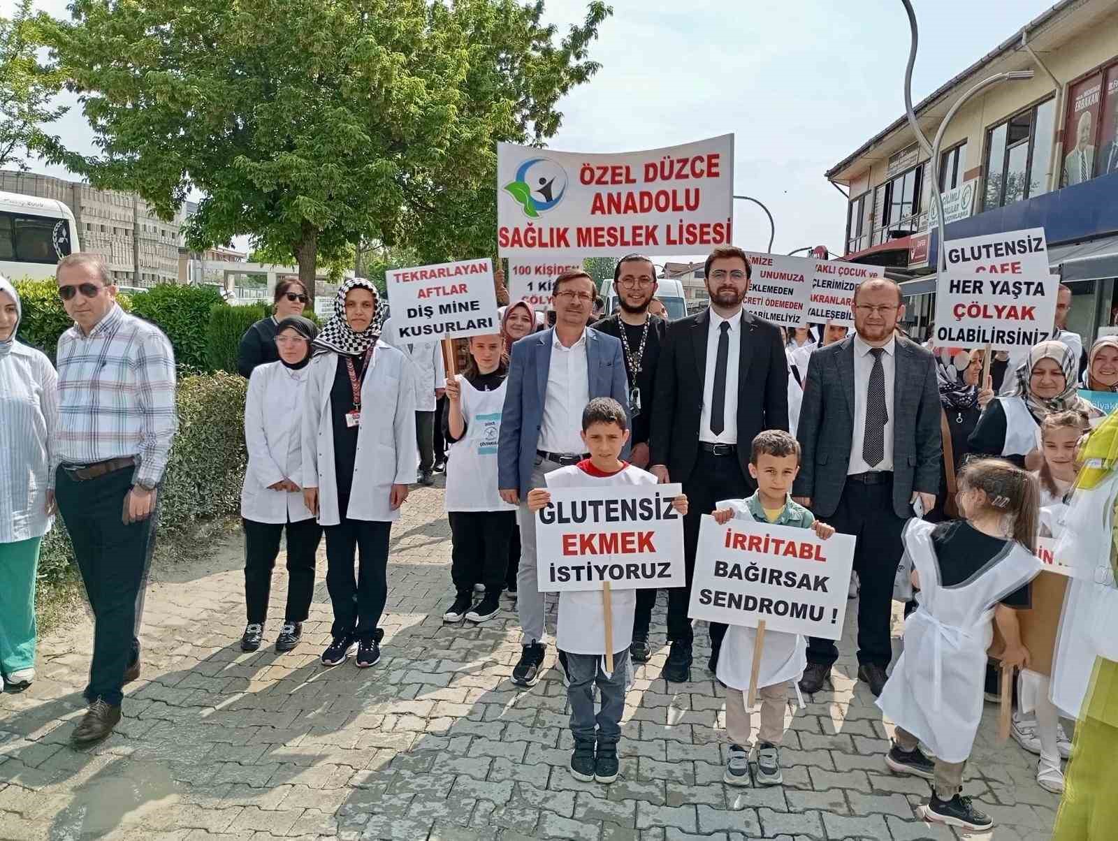 Hastane bahçesinde ücretsiz sağlık taraması yaptılar