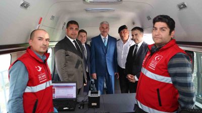 DÜZCE’DE HİZMETE BAŞLAYAN ‘MOBİL GÖÇ ARACI’ SAYESİNDE, DÜZENSİZ GÖÇMENLERİN TESPİTİ