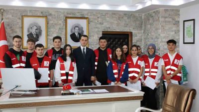 ÇİLİMLİ İLÇESİNDE LİSE ÖĞRENCİLERİ TEK KAYNAĞI İNSAN OLAN KAN BAĞIŞI