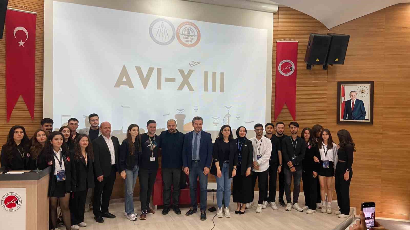 KASTAMONU ÜNİVERSİTESİ'NDE DÜZENLENEN AVI-X III KONFERANSINDA HAVACILIK SEKTÖRÜ KONUŞULDU.