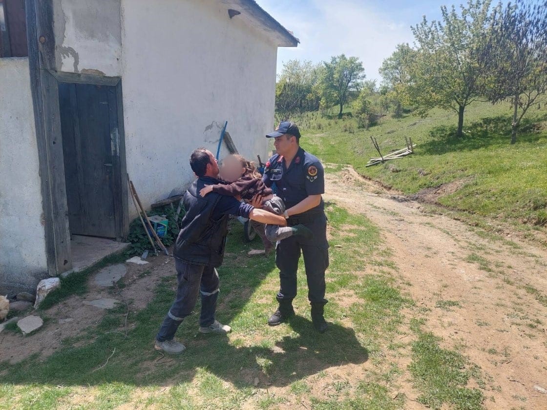 KASTAMONU’NUN TAŞKÖPRÜ İLÇESİNDE KAYIP ÖZEL BİREY, JANDARMA EKİPLERİNCE EVİNDEN UZAKTA