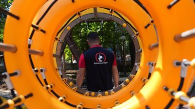 DÜZCE BELEDİYESİ’NİN ŞEHİR MERKEZİNDEKİ KENT PARK’TA BAŞLATTIĞI TAMİR, BAKIM VE