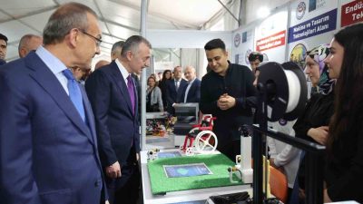 KOCAELİ BİLİŞİM FUARI, TÜRKİYE'NİN BİLİŞİM SEKTÖRÜNDEKİ DEV İSİMLERİNİ AKADEMİSYENLER VE