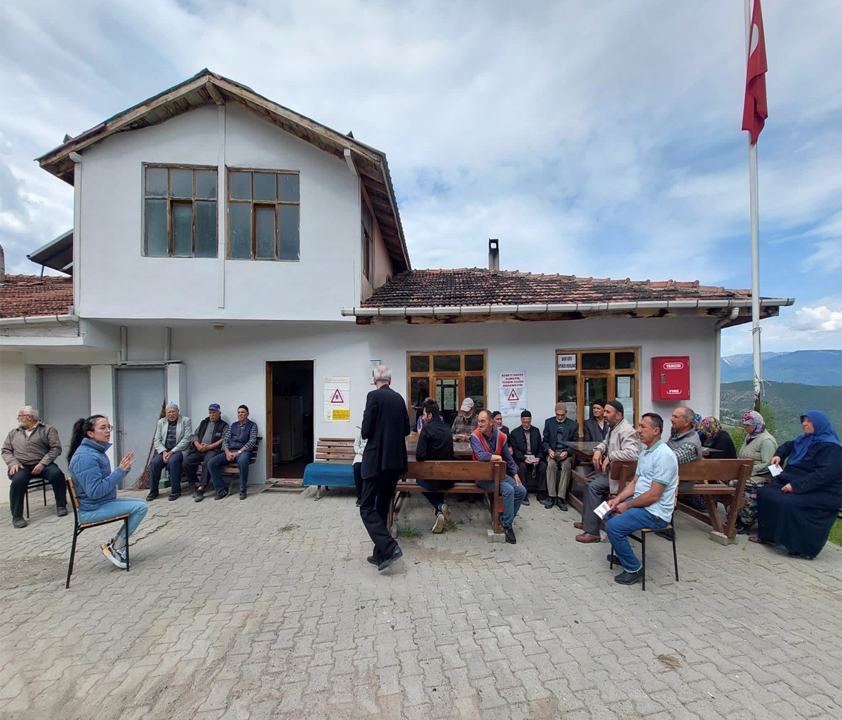 KASTAMONU İL SAĞLIK MÜDÜRLÜĞÜ EKİPLERİ, KÖY KÖY GEZEREK VATANDAŞLARI KIRIM