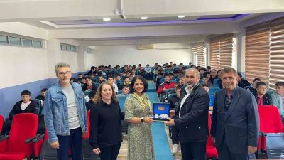 ÖĞRENCİLERE, 1919’DAN GÜNÜMÜZE YERLİ VE MİLLİ MÜCADELE ANLATILDI.