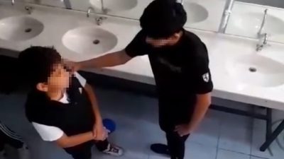 DÜZCE’DE YABANMCI UYRUKLU ÖĞRENCİMİN TÜRK ÖĞRENCİYE OKULUN TUVALETİNDE DARP ETMESİ