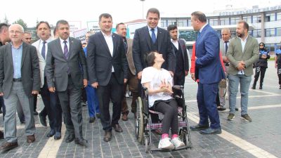 DÜZCE’DE, 10-16 MAYIS ENGELİLER HAFTASI DÜZENLENEN KORTEJ YÜRÜYÜŞÜ İLE KUTLANDI.