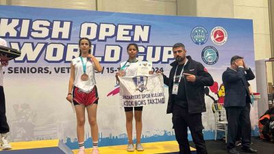 PAZARYERİLİ SPORCU KİCK BOKS DÜNYA KUPASINDA 3.OLDU