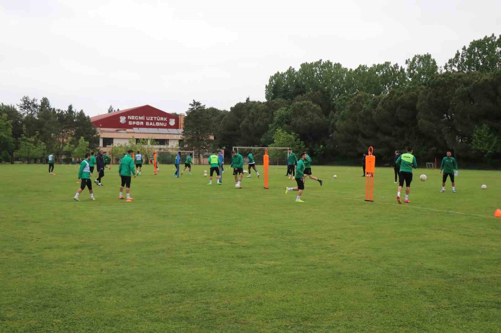 Sakaryaspor’un Süper Lig hayali play-off’lara kaldı