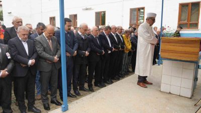 GÖREV YAPTIĞI YILLARDA TÜRKİYE BÜYÜK MİLLET MECLİSİ KÜRSÜSÜNDE DÜNYACA ÜNLÜ