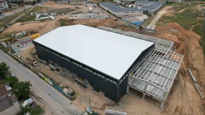 ÇAYIROVA İLÇESİNE KAZANDIRILAN SPOR SALONU VE SPORCU FABRİKASI PROJESİNDE YAN