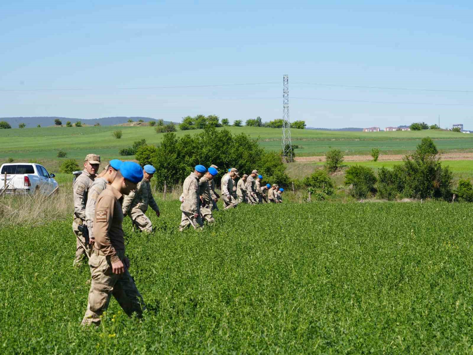 KASTAMONU'DA SU KANALINDA BULUNAN CESEDİN BAŞ KISMI, İL JANDARMA KOMUTANLIĞINA