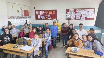 SUBÜ KİTAP TOPLULUĞU ÖĞRENCİLERİ, ADAPAZARI MURTAZA ERDOĞAN İLKOKULU VE ORTAOKULU’NDA