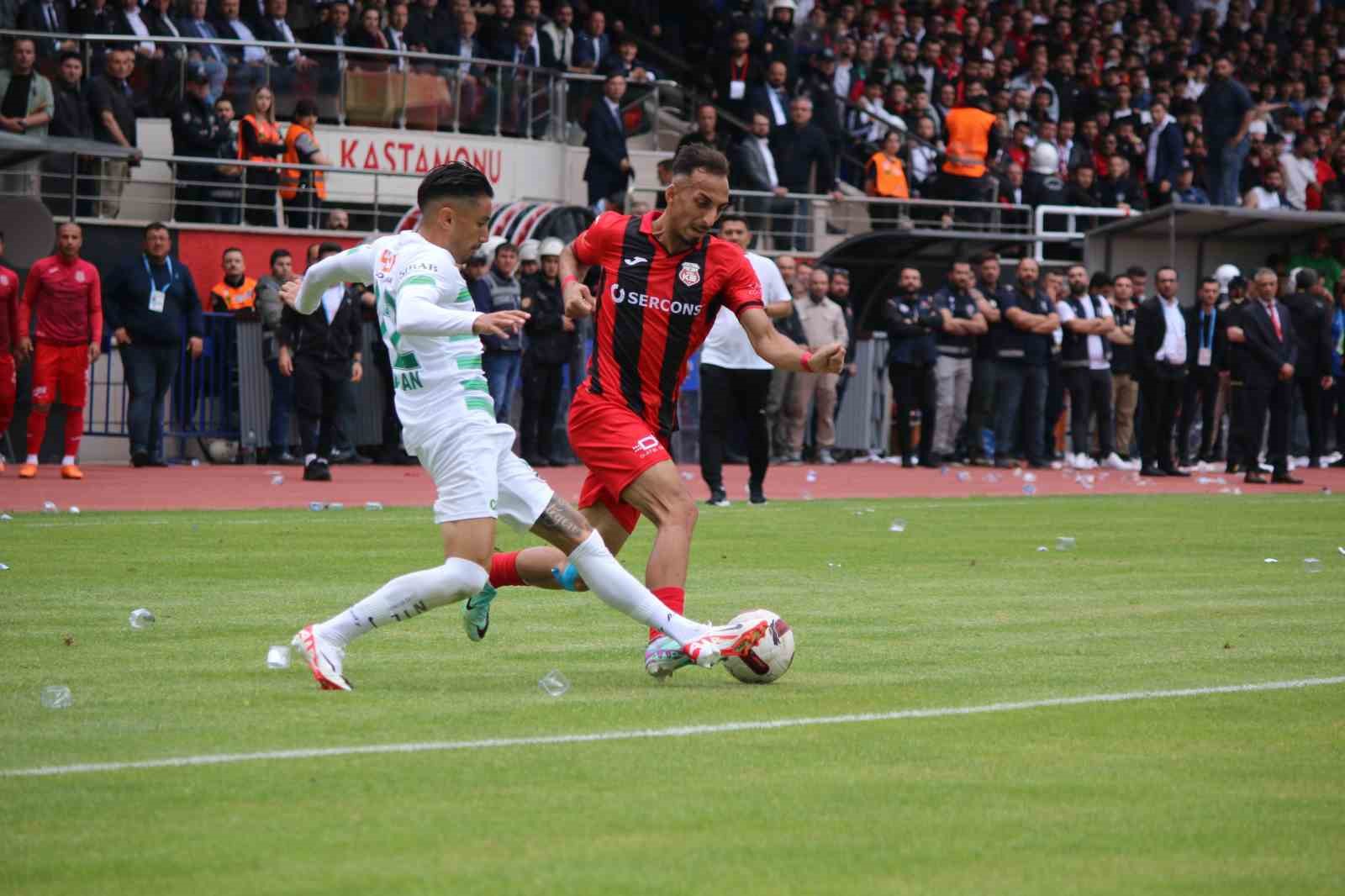 TFF 2. Lig: Kastamonuspor: 1 – Iğdır FK: 3