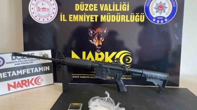 DÜZCE’DE POLİS EKİPLERİ TARAFINDAN YAPILAN OPERASYONDA 81 GRAM METAMFETAMİN MADDESİ,