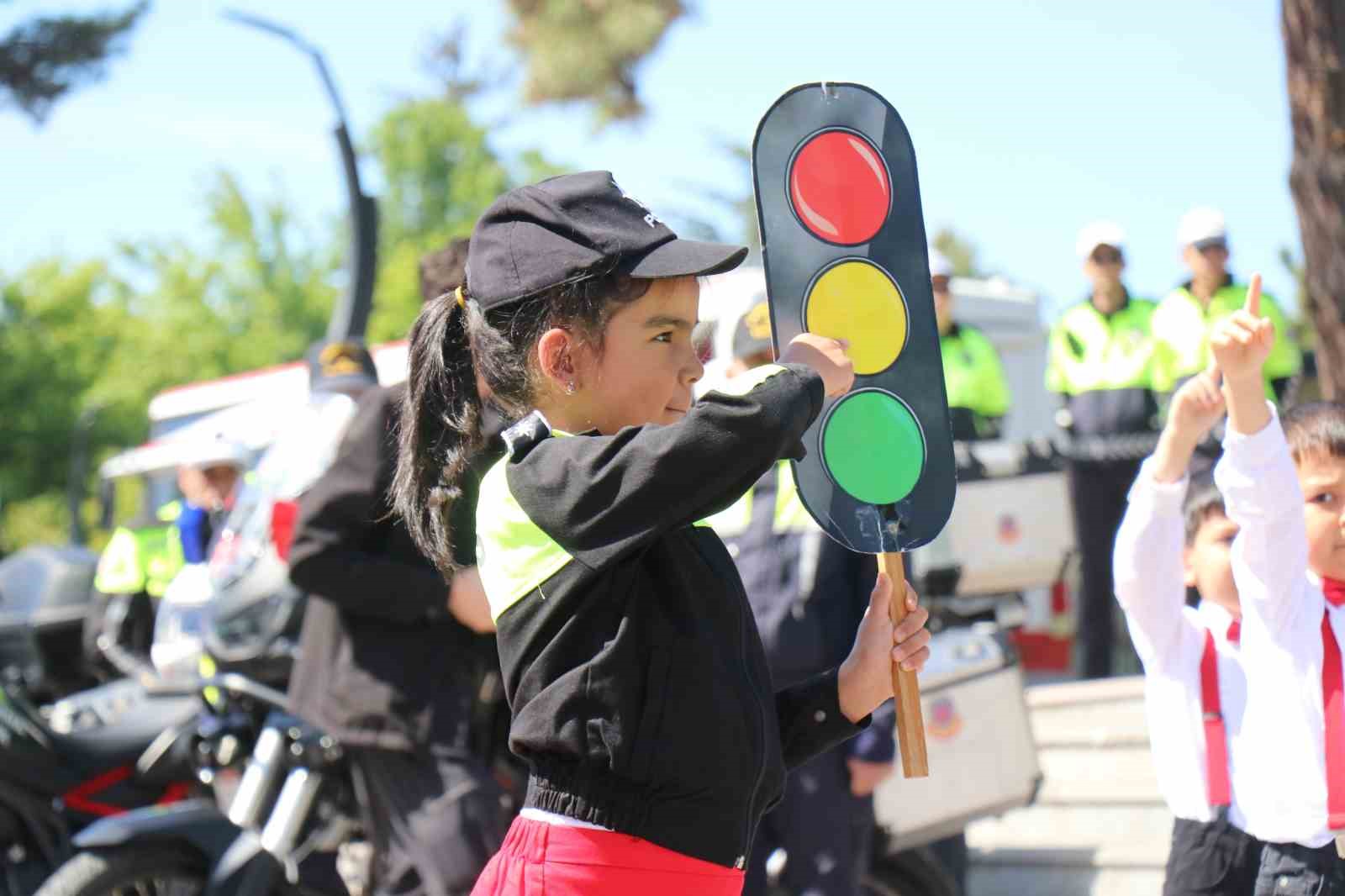 Vali Erkan Kılıç: “Bolu, trafik kurallarına çok saygılı bir il”