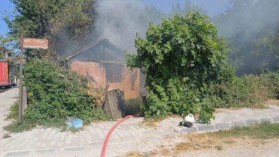 ŞEHİR MERKEZİNDE KİREMİTOCAĞI MAHALLESİ'NDE BİR BARAKADA YANGIN ÇIKTI. DÜZCE'DE 40