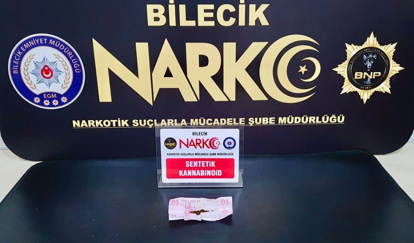 5 yıl hapis cezasıyla aranan şüpheli uyuşturucu madde ile yakalandı