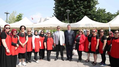 DÜZCE'DE EL SANATLARI EĞİTİM MERKEZİ MÜDÜRLÜĞÜNDE YAPILAN AHŞAP HEDİYELİKLER ANITPARK