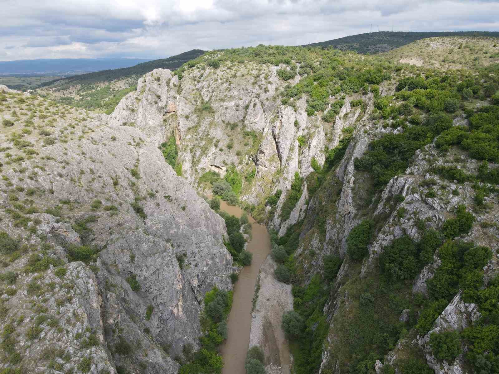 KASTAMONU’NUN TAŞKÖPRÜ İLÇESİNDE ŞİMDİYE KADAR UZMAN BİR EKİP TARAFINDAN İNCELEMESİ