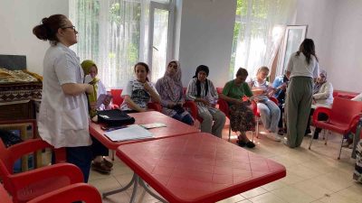 DÜZCE’DE SAĞLIK MÜDÜRLÜĞÜNE BAĞLI EKİPLER KANSERİN BELİRTİLERİ TANI VE TEDAVİ