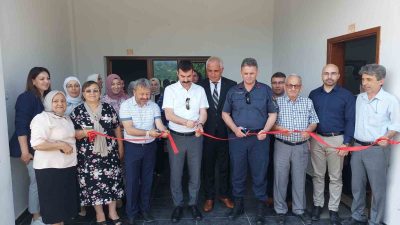 DÜZCE'DE KÖYDE UZUN SÜRE EĞİTİM ALAN KÖYLÜLER KÖY KONAĞINDA SERGİ