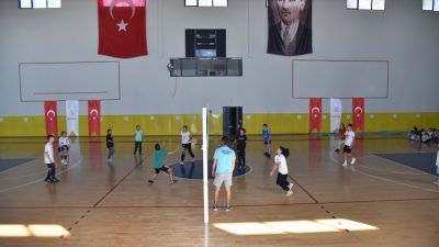 KARTEPE BELEDİYESİ HER YIL DÜZENLEDİĞİ 11 BRANŞTAKİ YAZ SPOR OKULLARI
