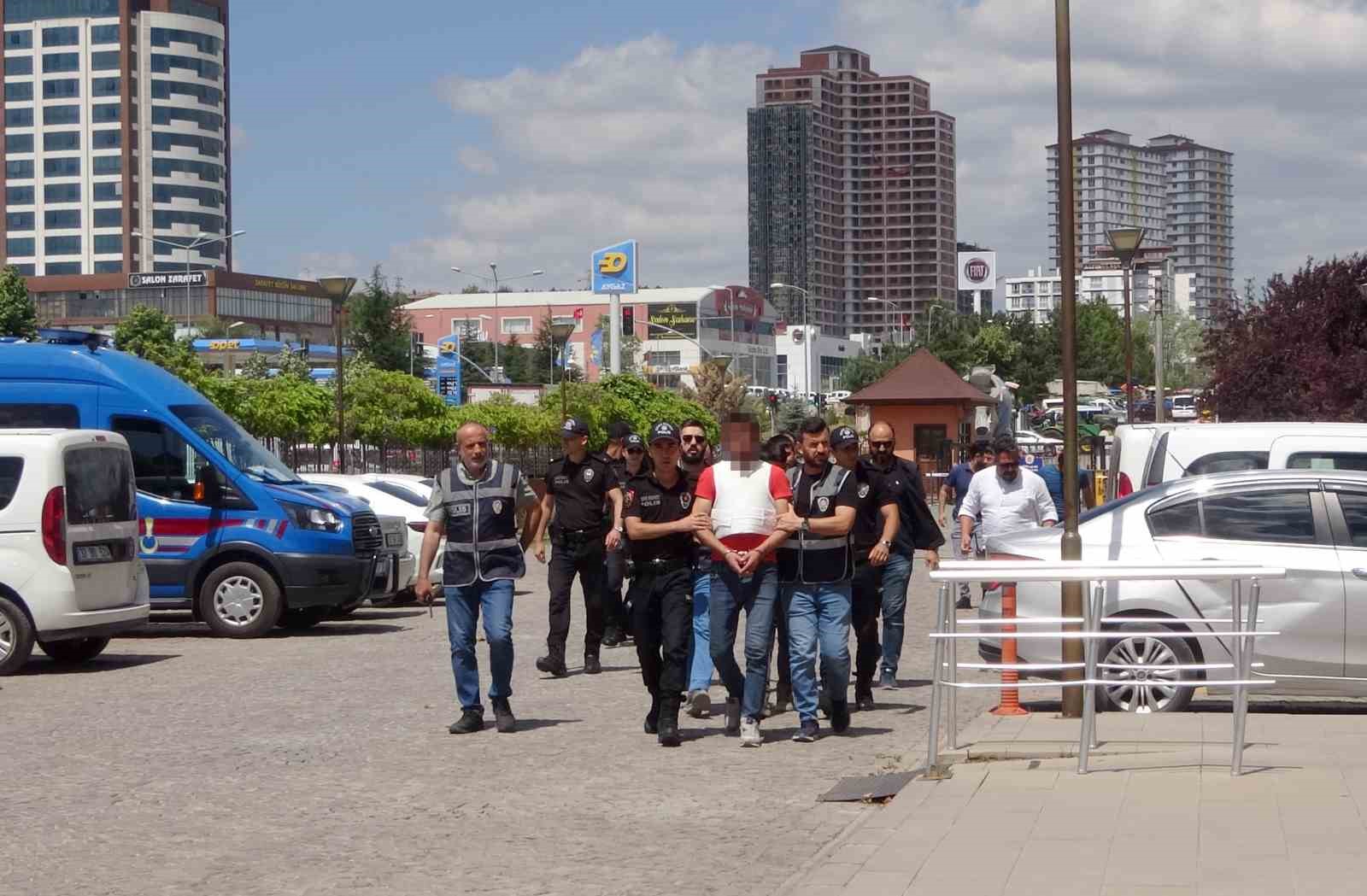 KASTAMONU’DA İKİ GURUP ARASINDA ÇIKAN SİLAHLI KAVGA SONRASI BİR KİŞİNİN