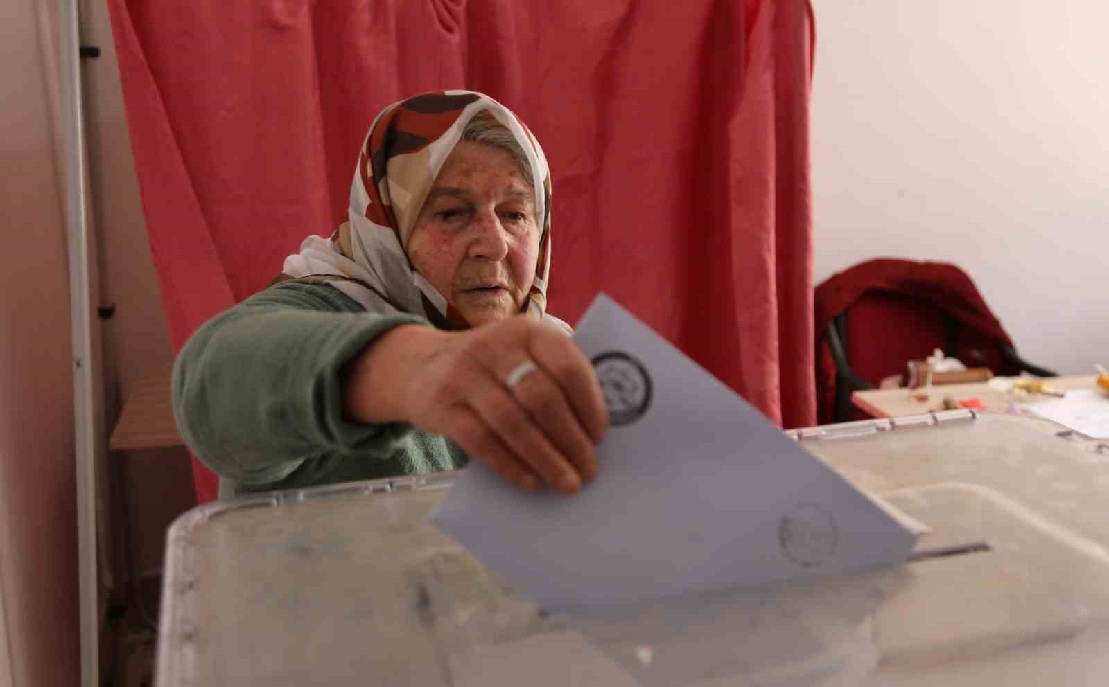 Kastamonu’da 7 köyde vatandaşlar muhtar seçmek için 2 ay sonra yeniden oy kullandı