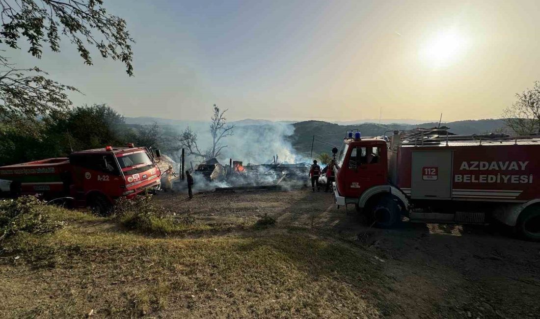 KASTAMONU’NUN AZDAVAY İLÇESİNDE ÇIKAN YANGINDA GARAJ İLE BİRLİKTE GARAJDA BULUNAN