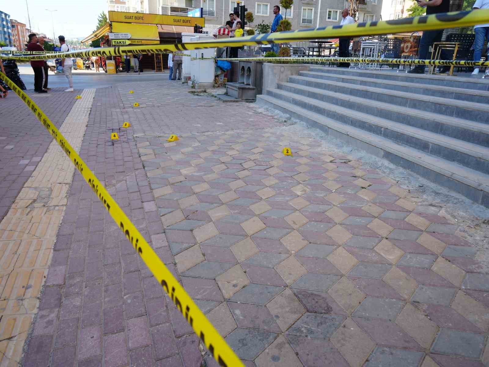 KASTAMONU’DA İKİ GURUP ARASINDA HENÜZ BİLİNMEYEN SEBEPLE SİLAHLI KAVGA ÇIKTI.