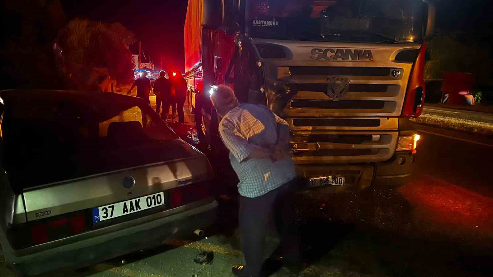 KASTAMONU’NUN TAŞKÖPRÜ İLÇESİNDE TIR İLE OTOMOBİLİN ÇARPIŞMASI SONUCU 1’İ AĞIR