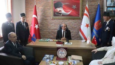 SAKARYA’DA KONFERANSA KATILMAK İÇİN GELEN VE ÖNCESİNDE SAKARYA VALİLİĞİ VE