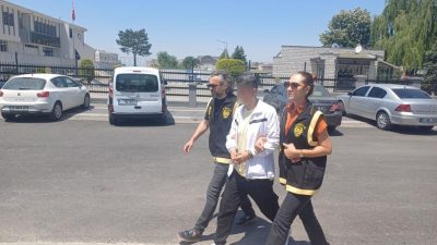 DÜZCE'DE KAVGA ETTİĞİ KOMŞUSUNU TABANCA İLE ATEŞ EDEREK ÖLDÜREN KADIN