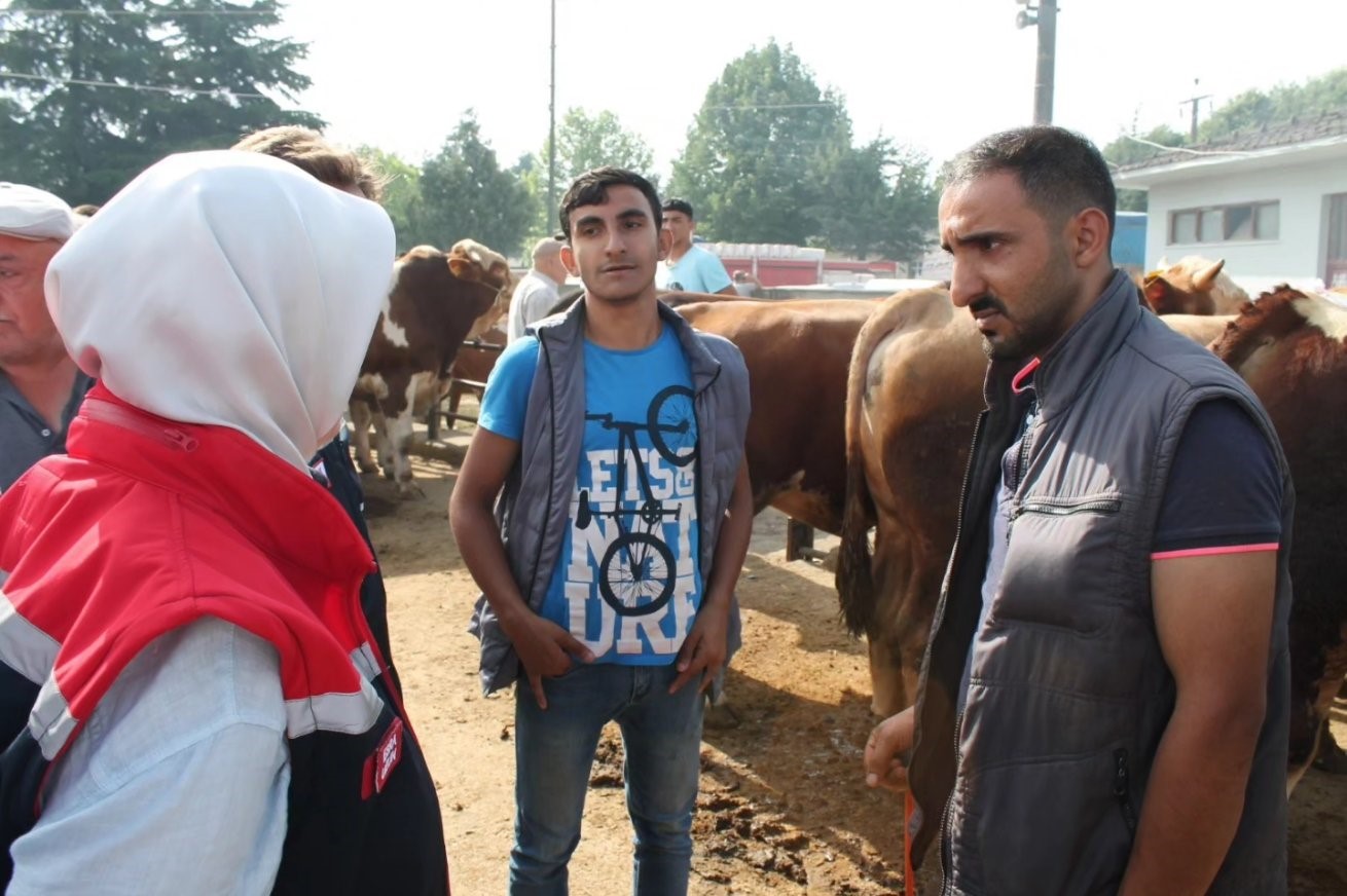 Kurban bayramı öncesi hayvan satış yerinde denetim yapıldı