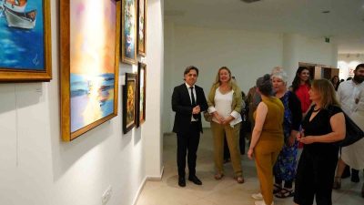 DÜZCE BELEDİYESİ MESLEK EDİNDİRME KURSLARI (BELMEK) DÜZENLENEN RESİM KURSUNA KATILAN