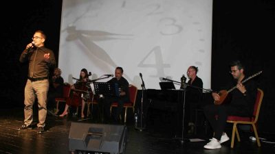 ÖĞRETMENLER, OKUDUKLARI  ŞİİRLERLE GÖNÜLLERE DOKUNDULAR