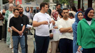 YÜKSEKÖĞRETİM KURUMLARI SINAVI (YKS) HEYECANI BAŞLADI. SAKARYA'DA SINAVA GİREN ÖĞRENCİLER