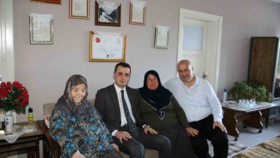 ÇİLİMLİ KAYMAKAMI FURKAN ALPAY, BELEDİYE BAŞKANI YILMAZ YILDIZ İLÇEDEKİ ŞEHİT