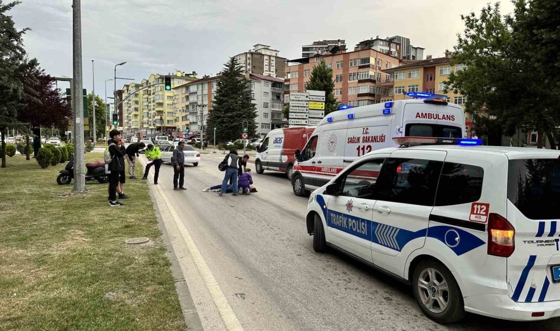 KASTAMONU’DA MOTOSİKLETİYLE SEYİR HALİNDEKİ GENÇ KIZ, DENGESİNİ KAYBEDEREK DÜŞMESİ SONUCU