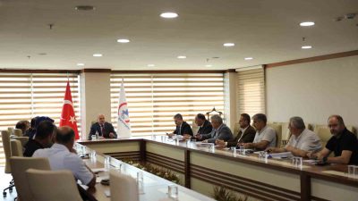 DÜZCE BELEDİYE BAŞKANI DR. FARUK ÖZLÜ, DÜZCE’DEKİ SOKAK HAYVANLARININ REHABİLİTE,