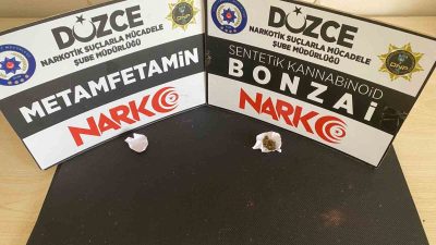 DÜZCE’DE UYUŞTURUCU MADDE TİCARETİ YAPAN 2 KİŞİ TUTUKLANDI. UYUŞTURUCU MADDE